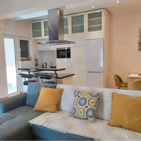 Stylish -Modern Apartment Heart Of Marousi Афины Экстерьер фото